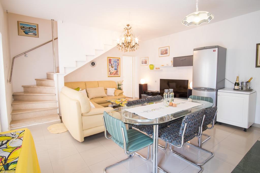 Apartment Katarina Малинска Номер фото
